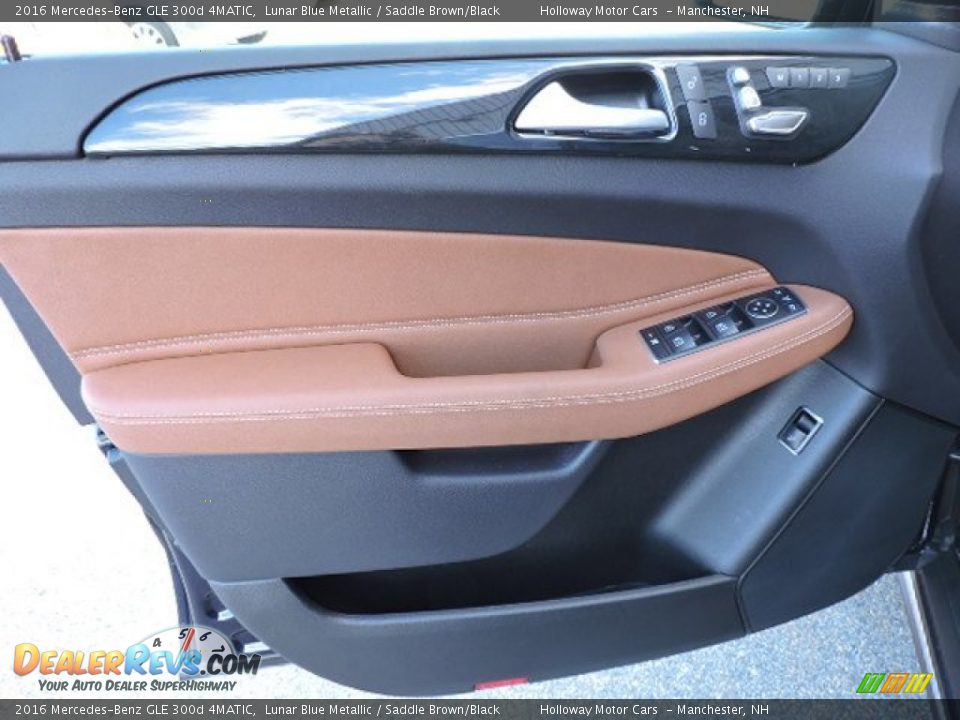 Door Panel of 2016 Mercedes-Benz GLE 300d 4MATIC Photo #12