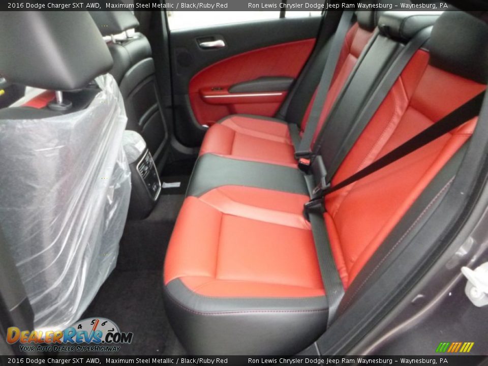 Rear Seat of 2016 Dodge Charger SXT AWD Photo #4