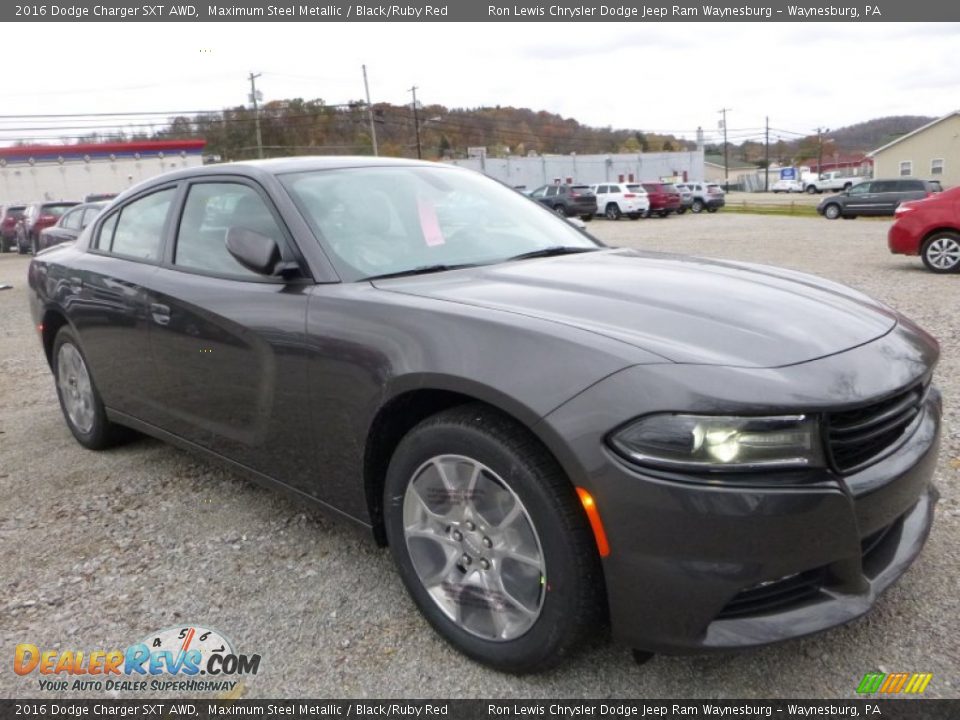Front 3/4 View of 2016 Dodge Charger SXT AWD Photo #12