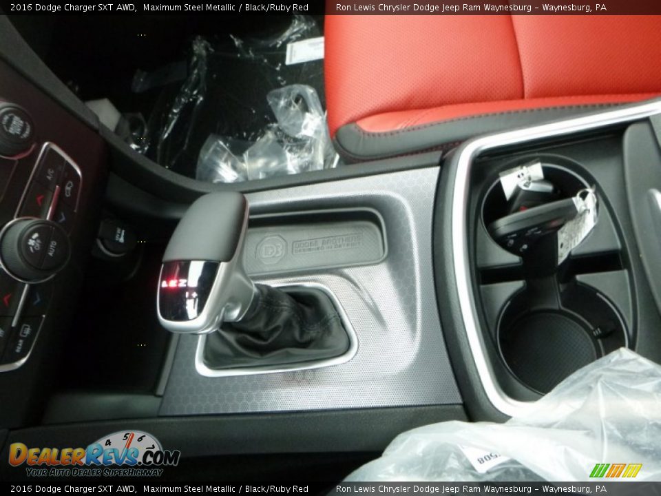 2016 Dodge Charger SXT AWD Shifter Photo #19