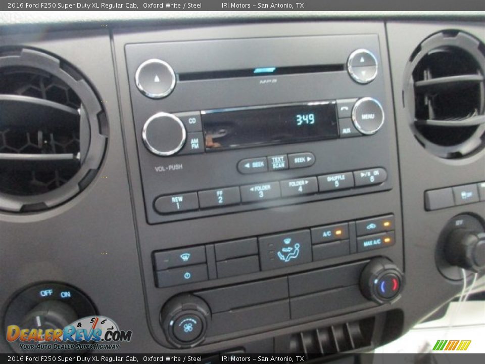 Controls of 2016 Ford F250 Super Duty XL Regular Cab Photo #11