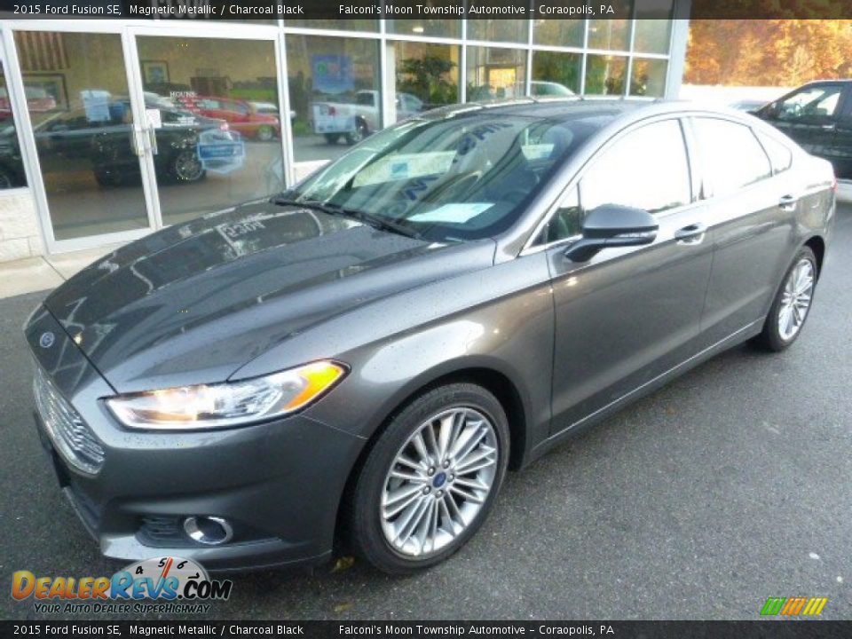 Front 3/4 View of 2015 Ford Fusion SE Photo #7