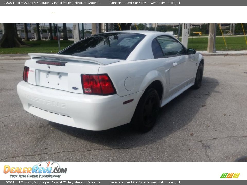 2000 Ford Mustang V6 Coupe Crystal White / Medium Graphite Photo #5