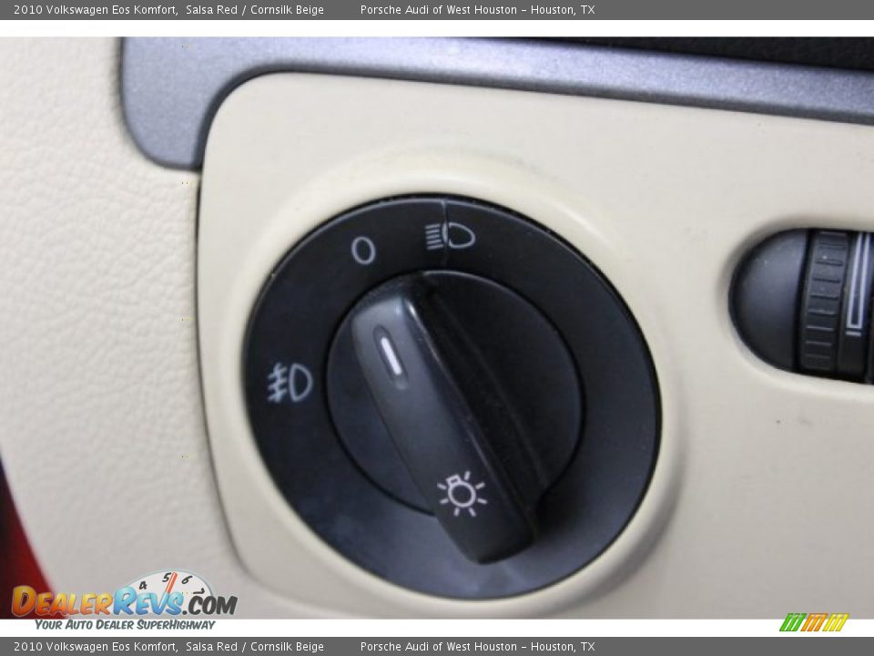 2010 Volkswagen Eos Komfort Salsa Red / Cornsilk Beige Photo #32