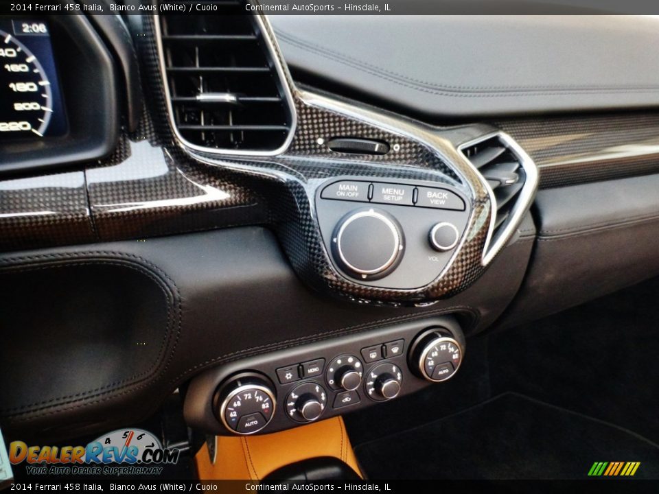 Controls of 2014 Ferrari 458 Italia Photo #23