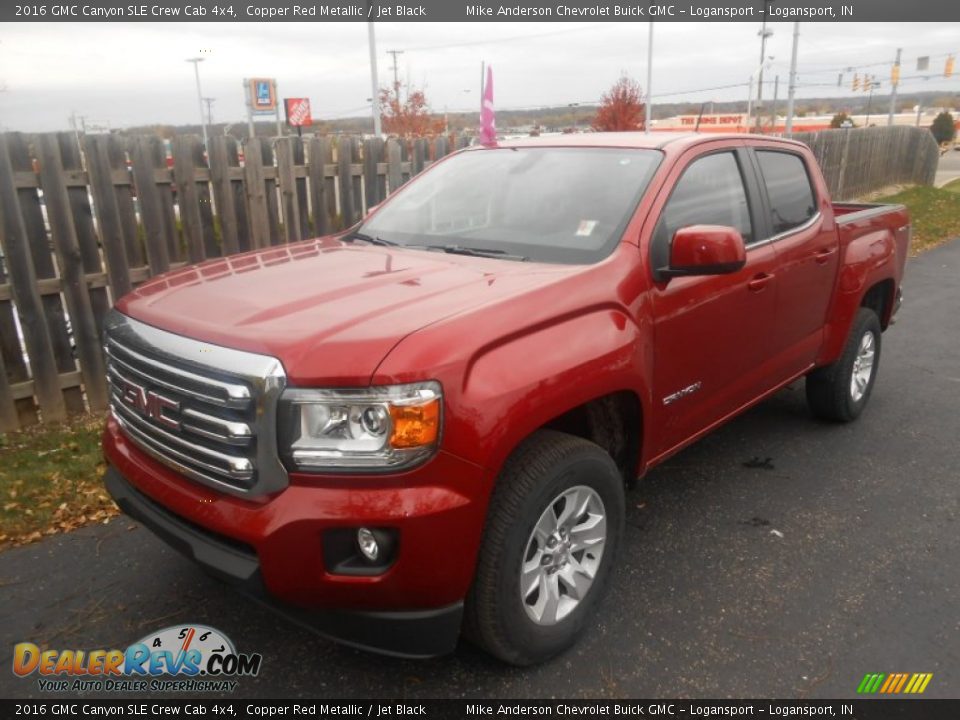 Front 3/4 View of 2016 GMC Canyon SLE Crew Cab 4x4 Photo #3