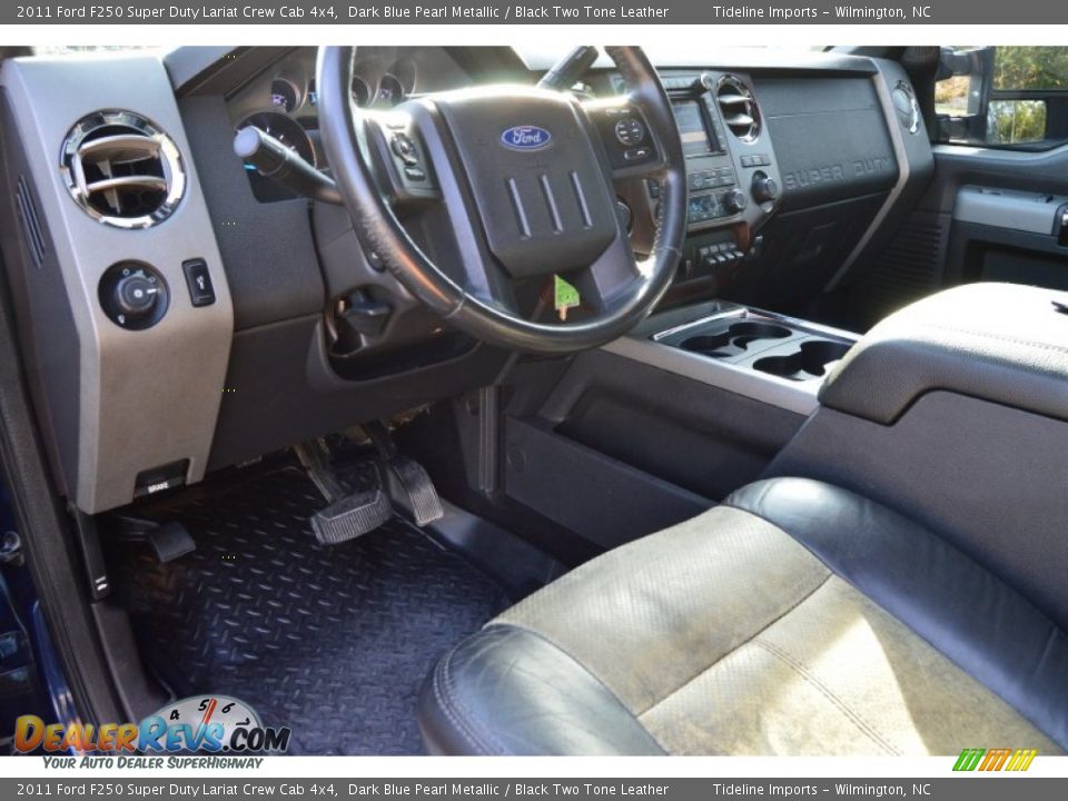 2011 Ford F250 Super Duty Lariat Crew Cab 4x4 Dark Blue Pearl Metallic / Black Two Tone Leather Photo #22