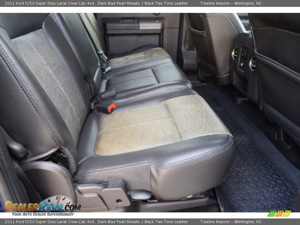 2011 Ford F250 Super Duty Lariat Crew Cab 4x4 Dark Blue Pearl Metallic / Black Two Tone Leather Photo #24