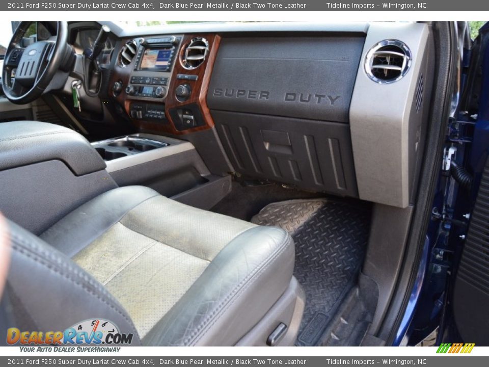 2011 Ford F250 Super Duty Lariat Crew Cab 4x4 Dark Blue Pearl Metallic / Black Two Tone Leather Photo #25