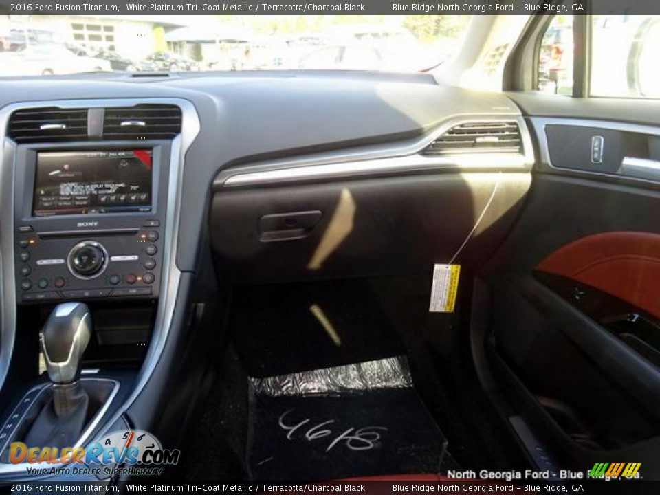 2016 Ford Fusion Titanium White Platinum Tri-Coat Metallic / Terracotta/Charcoal Black Photo #18