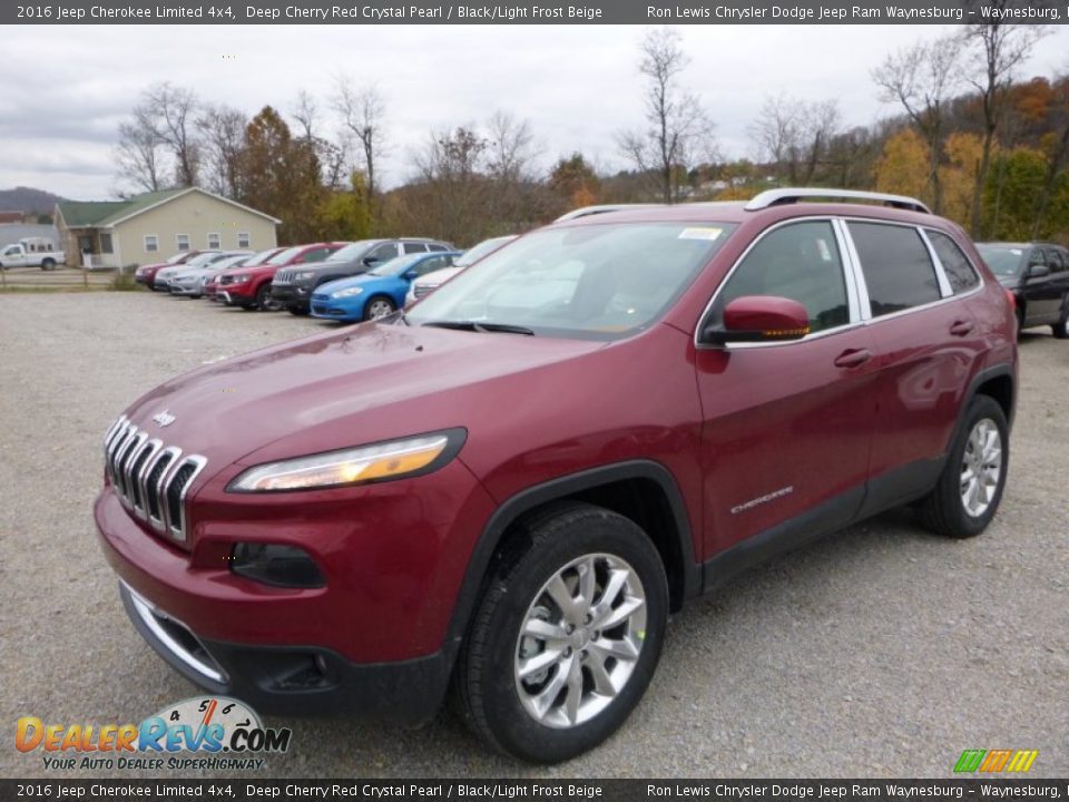 Front 3/4 View of 2016 Jeep Cherokee Limited 4x4 Photo #1