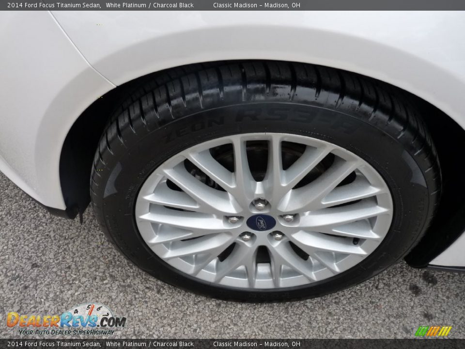 2014 Ford Focus Titanium Sedan White Platinum / Charcoal Black Photo #17