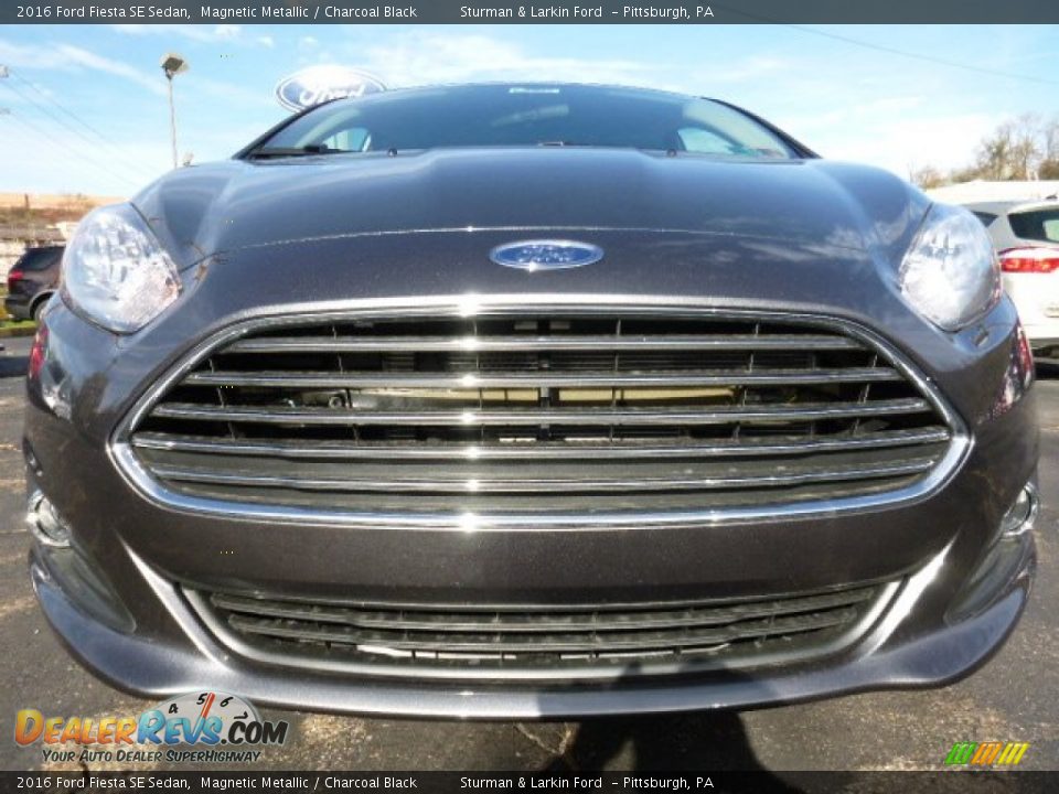 2016 Ford Fiesta SE Sedan Magnetic Metallic / Charcoal Black Photo #5