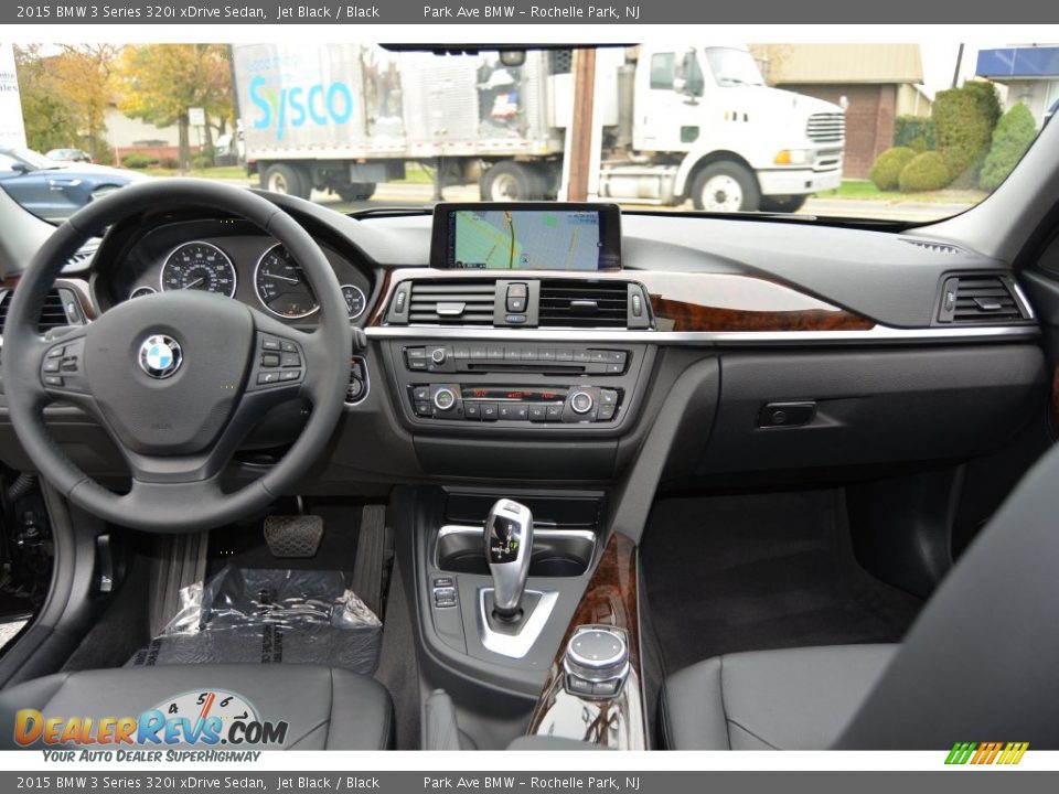 2015 BMW 3 Series 320i xDrive Sedan Jet Black / Black Photo #15