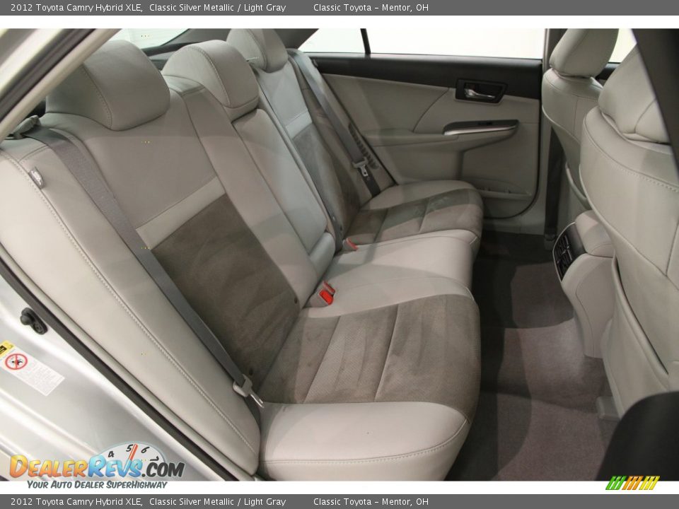 2012 Toyota Camry Hybrid XLE Classic Silver Metallic / Light Gray Photo #17