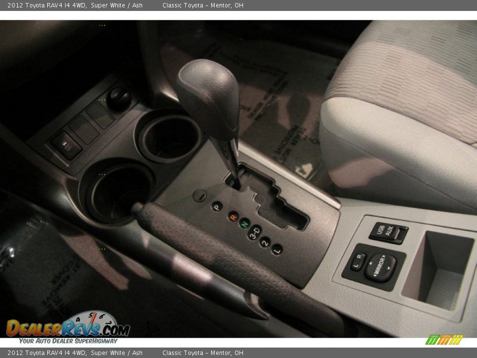 2012 Toyota RAV4 I4 4WD Shifter Photo #12
