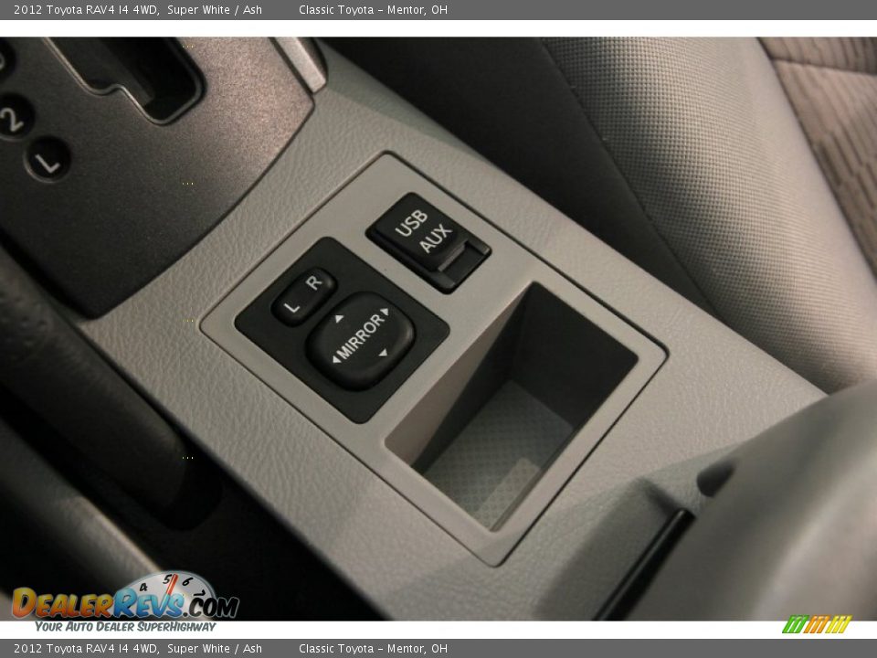 2012 Toyota RAV4 I4 4WD Super White / Ash Photo #14