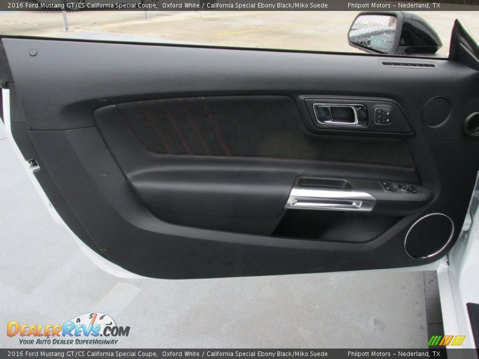 Door Panel of 2016 Ford Mustang GT/CS California Special Coupe Photo #18