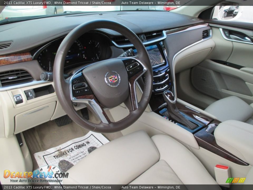 2013 Cadillac XTS Luxury FWD White Diamond Tricoat / Shale/Cocoa Photo #11