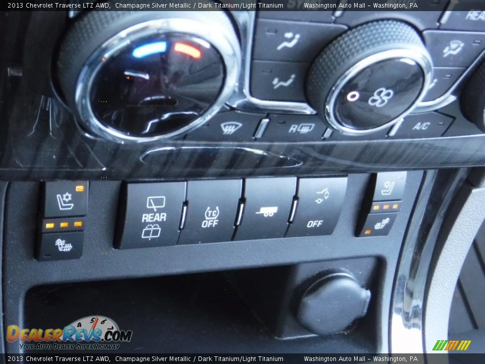 2013 Chevrolet Traverse LTZ AWD Champagne Silver Metallic / Dark Titanium/Light Titanium Photo #17