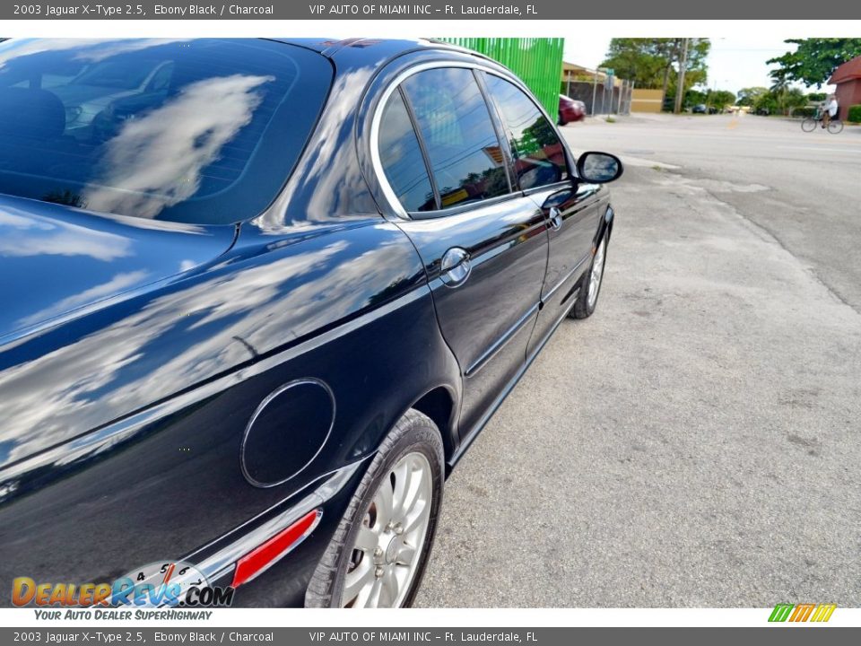 2003 Jaguar X-Type 2.5 Ebony Black / Charcoal Photo #13