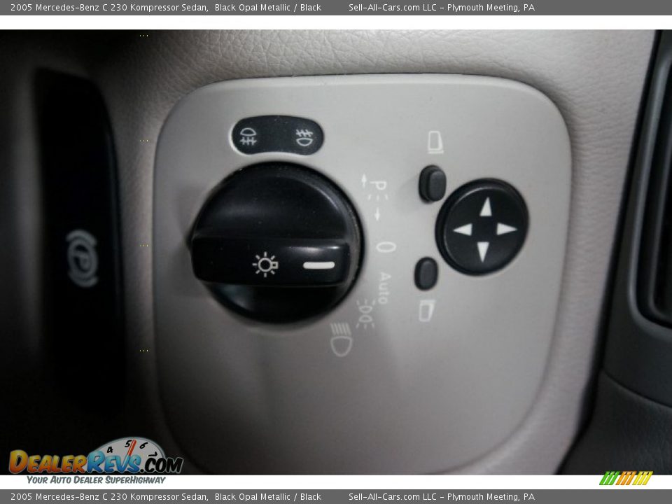 Controls of 2005 Mercedes-Benz C 230 Kompressor Sedan Photo #36