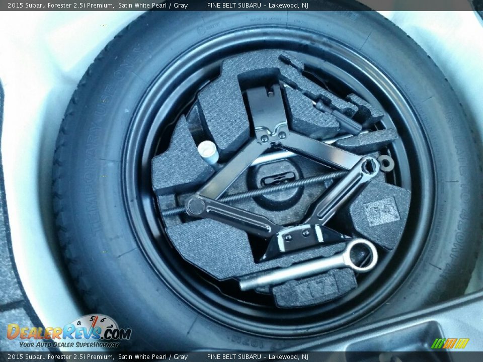 2015 Subaru Forester 2.5i Premium Satin White Pearl / Gray Photo #10