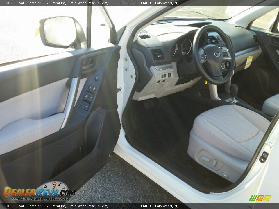 2015 Subaru Forester 2.5i Premium Satin White Pearl / Gray Photo #18