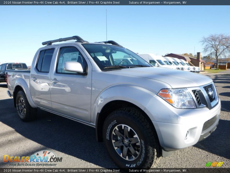 Front 3/4 View of 2016 Nissan Frontier Pro-4X Crew Cab 4x4 Photo #1