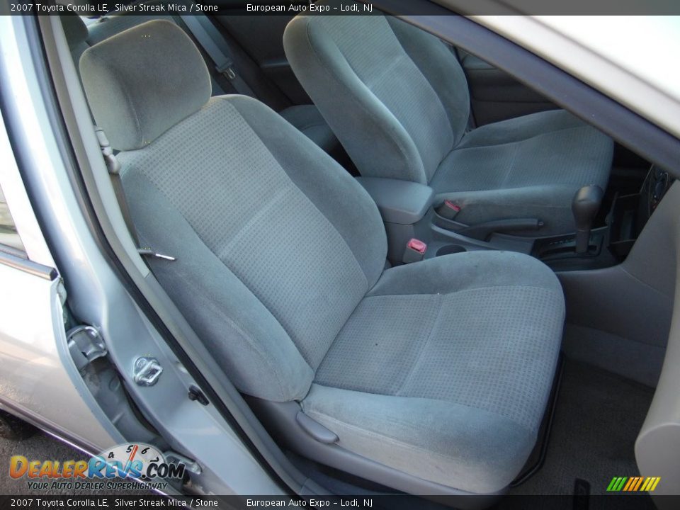 2007 Toyota Corolla LE Silver Streak Mica / Stone Photo #12