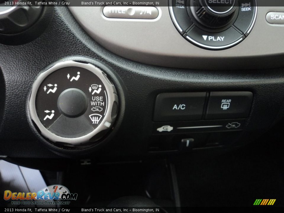 2013 Honda Fit Taffeta White / Gray Photo #14