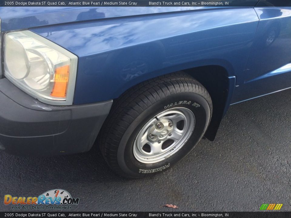 2005 Dodge Dakota ST Quad Cab Atlantic Blue Pearl / Medium Slate Gray Photo #9