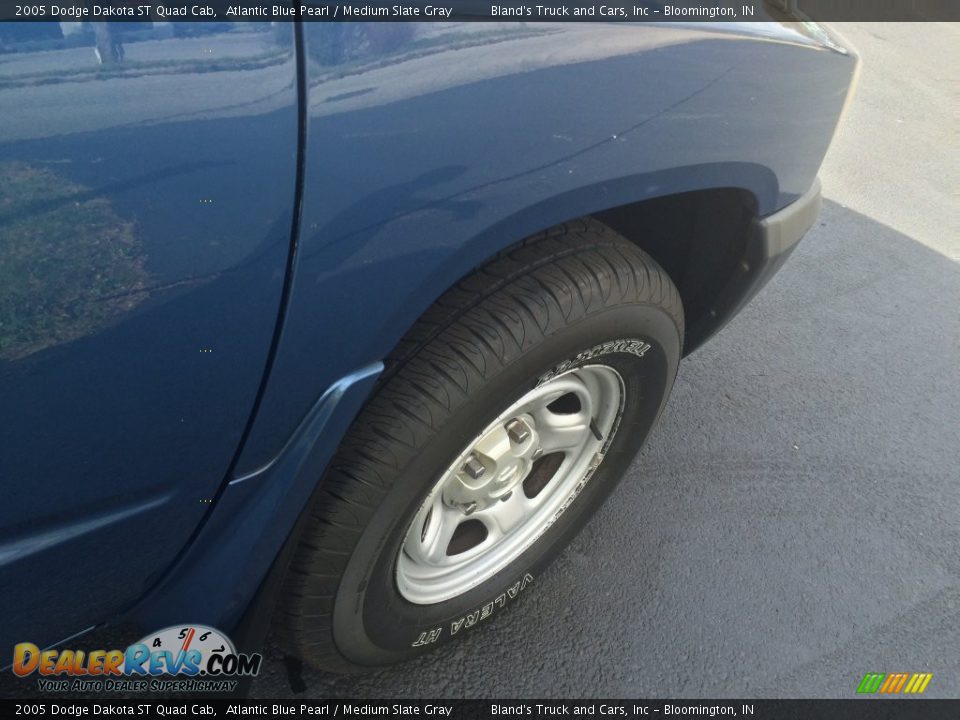2005 Dodge Dakota ST Quad Cab Atlantic Blue Pearl / Medium Slate Gray Photo #13