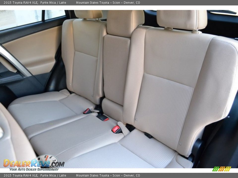 2015 Toyota RAV4 XLE Pyrite Mica / Latte Photo #7