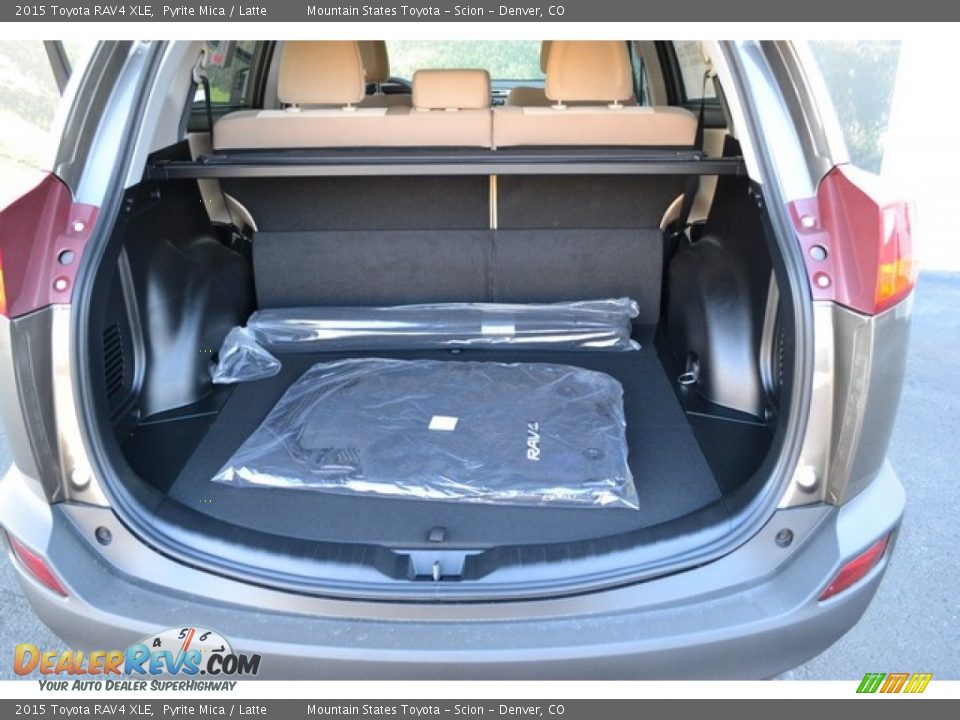 2015 Toyota RAV4 XLE Pyrite Mica / Latte Photo #8