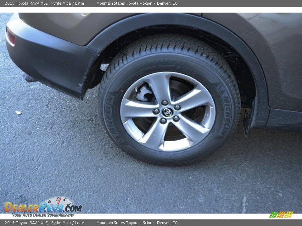 2015 Toyota RAV4 XLE Pyrite Mica / Latte Photo #9