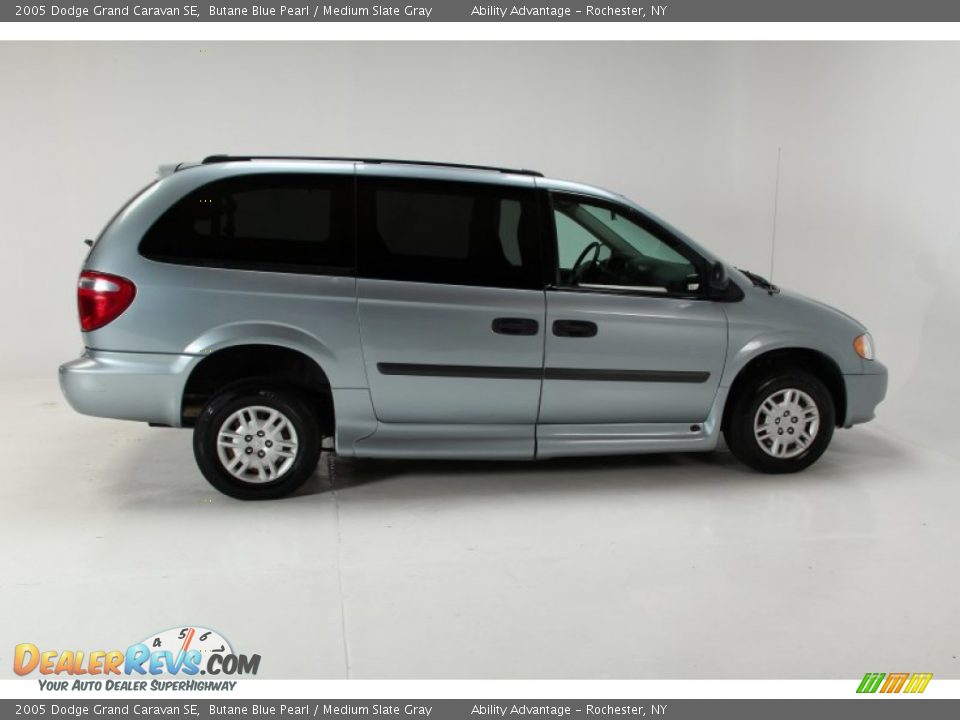 2005 Dodge Grand Caravan SE Butane Blue Pearl / Medium Slate Gray Photo #2