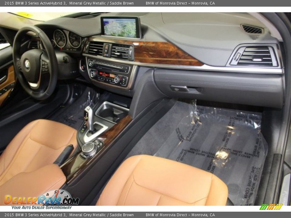 Dashboard of 2015 BMW 3 Series ActiveHybrid 3 Photo #12