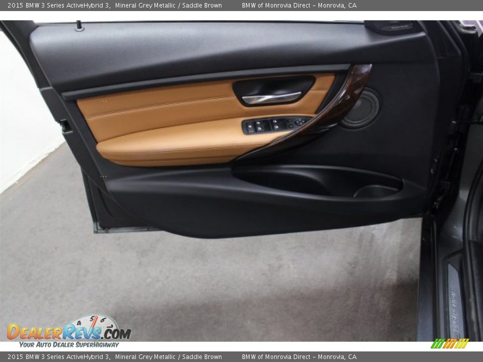 Door Panel of 2015 BMW 3 Series ActiveHybrid 3 Photo #17