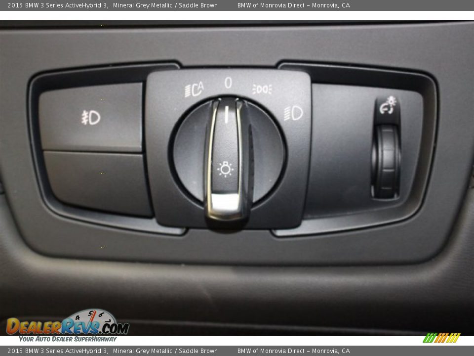 Controls of 2015 BMW 3 Series ActiveHybrid 3 Photo #23