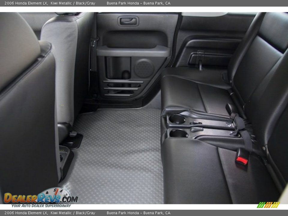 2006 Honda Element LX Kiwi Metallic / Black/Gray Photo #4