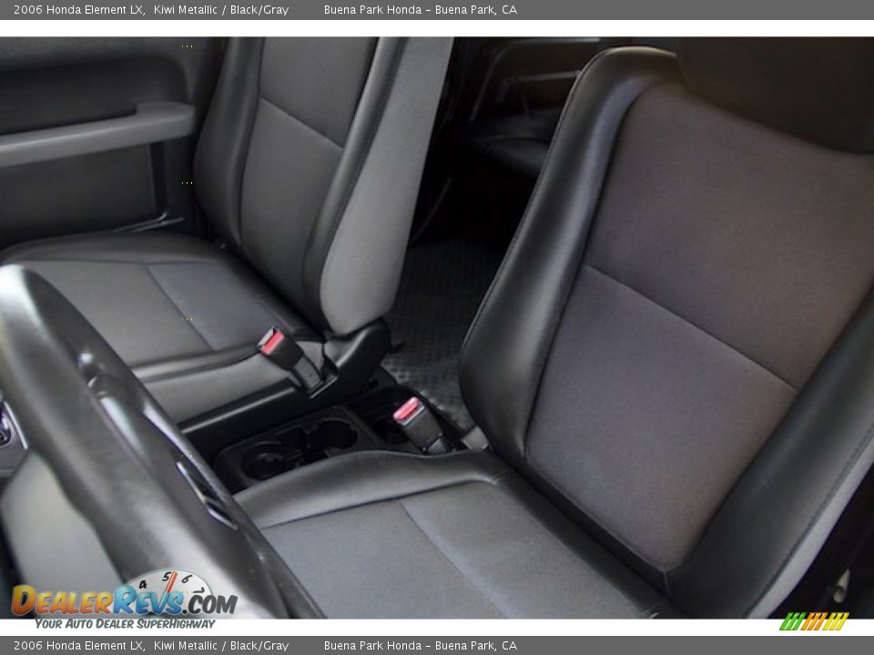 2006 Honda Element LX Kiwi Metallic / Black/Gray Photo #12