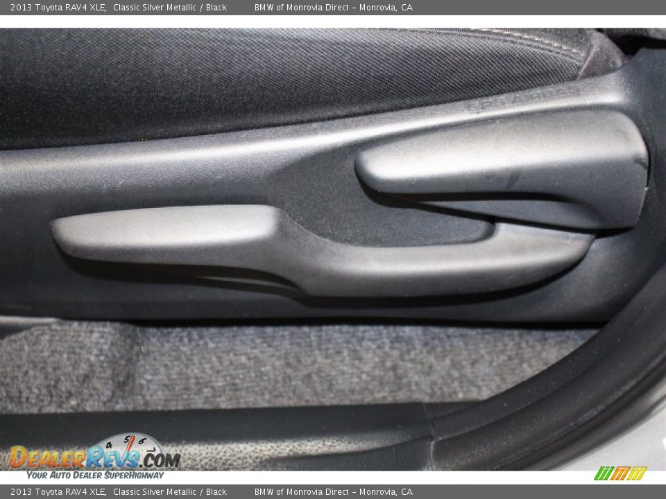 2013 Toyota RAV4 XLE Classic Silver Metallic / Black Photo #14