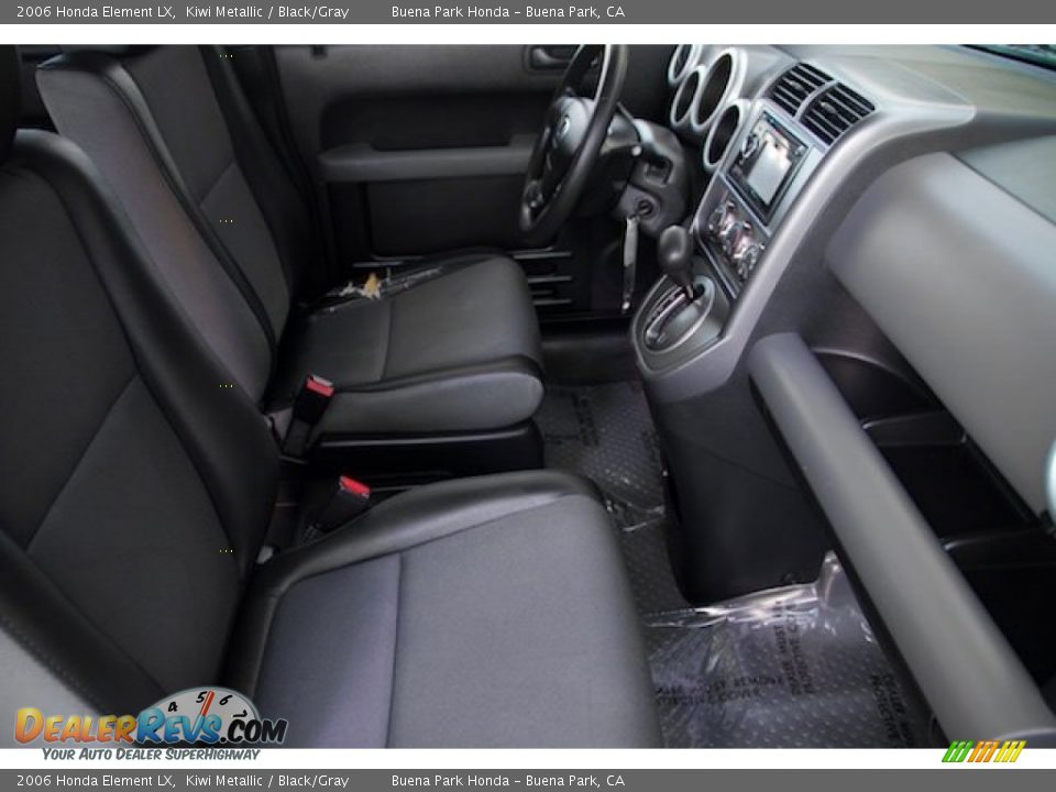 2006 Honda Element LX Kiwi Metallic / Black/Gray Photo #15