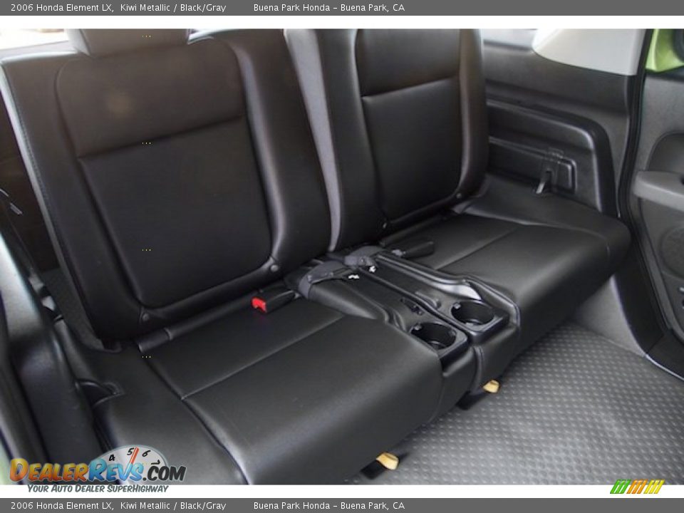 2006 Honda Element LX Kiwi Metallic / Black/Gray Photo #17