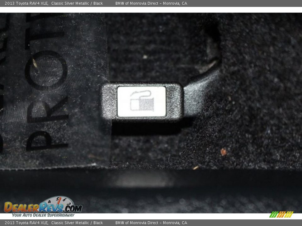 2013 Toyota RAV4 XLE Classic Silver Metallic / Black Photo #18