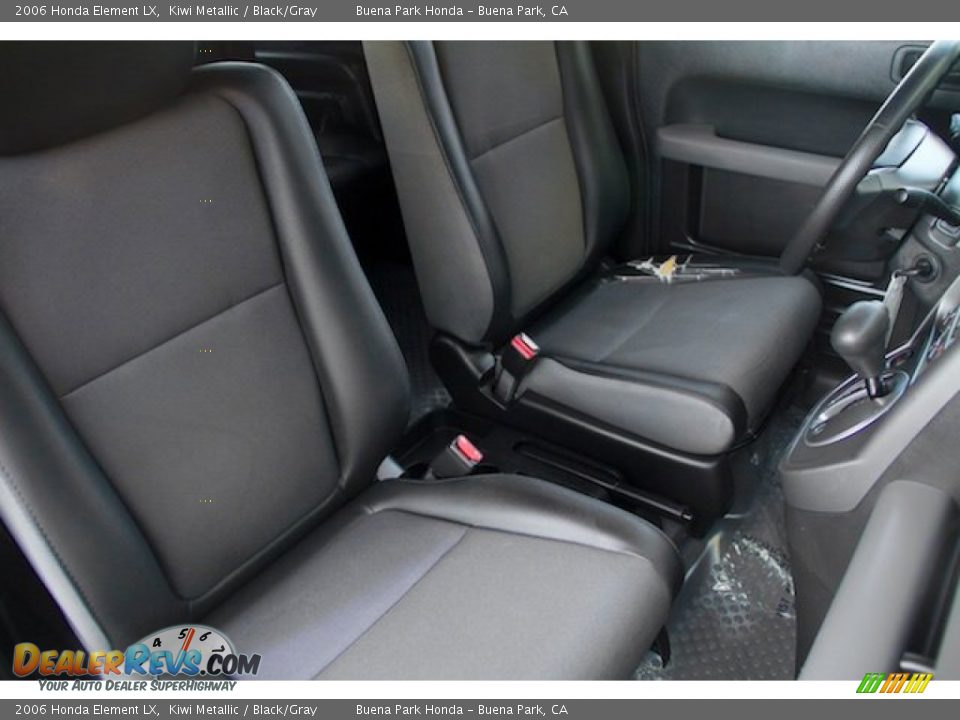 2006 Honda Element LX Kiwi Metallic / Black/Gray Photo #18