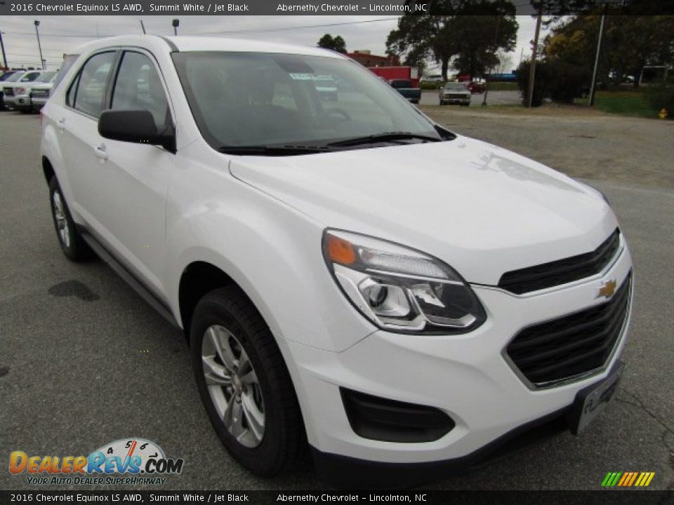 Front 3/4 View of 2016 Chevrolet Equinox LS AWD Photo #1