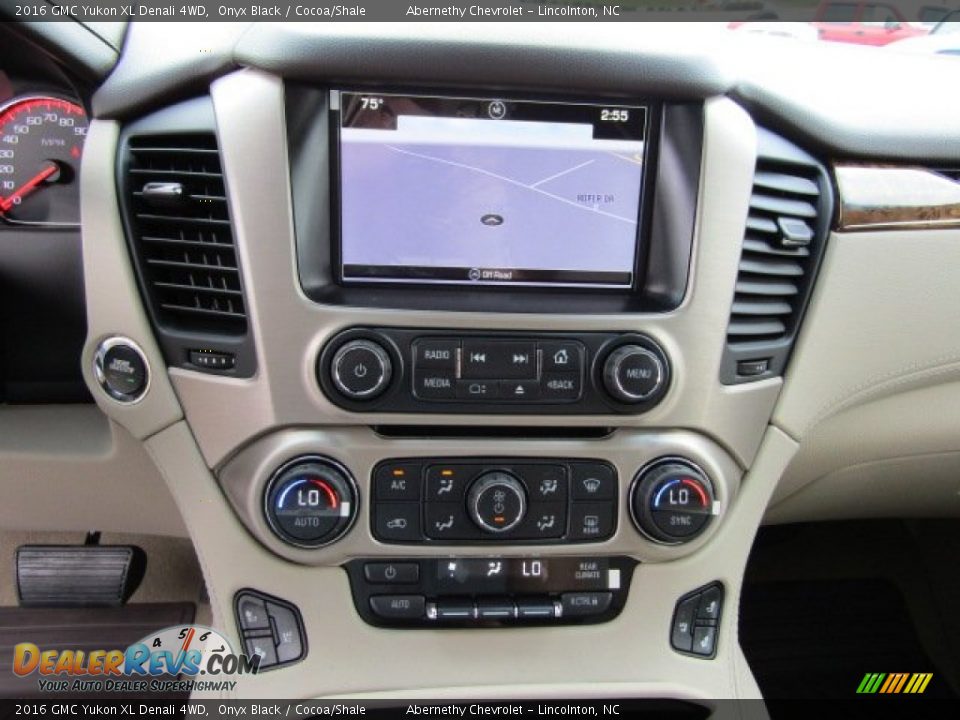 Controls of 2016 GMC Yukon XL Denali 4WD Photo #13
