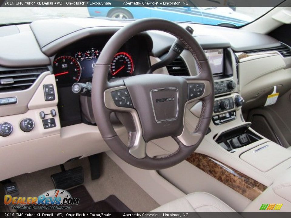 Dashboard of 2016 GMC Yukon XL Denali 4WD Photo #27